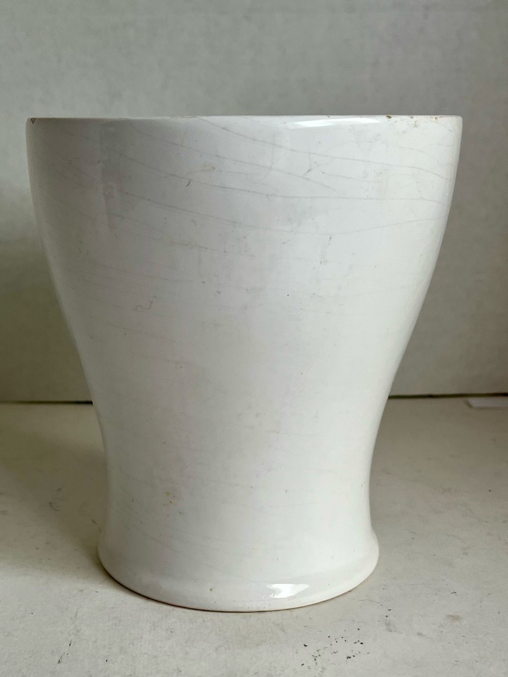White Ceramic Vase (From Edible Arrangements) Home Decor/Art Accent (Mint)